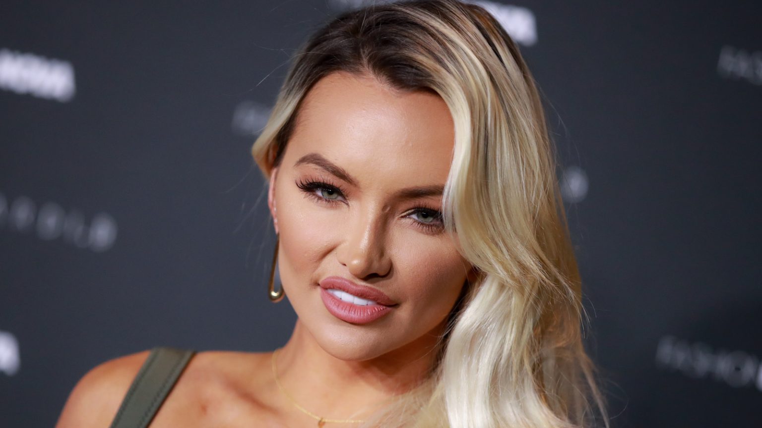 What Plastic Surgery Has Lindsey Pelas Had? - Plastic SurgerYes